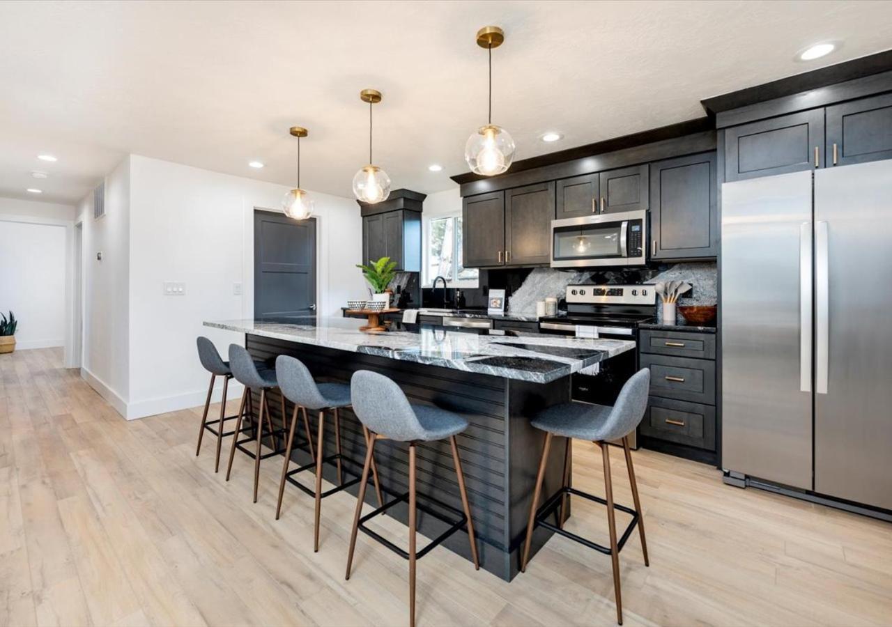 Mid Century Modern Boise-River Bungalow W/ Hot Tub Екстер'єр фото