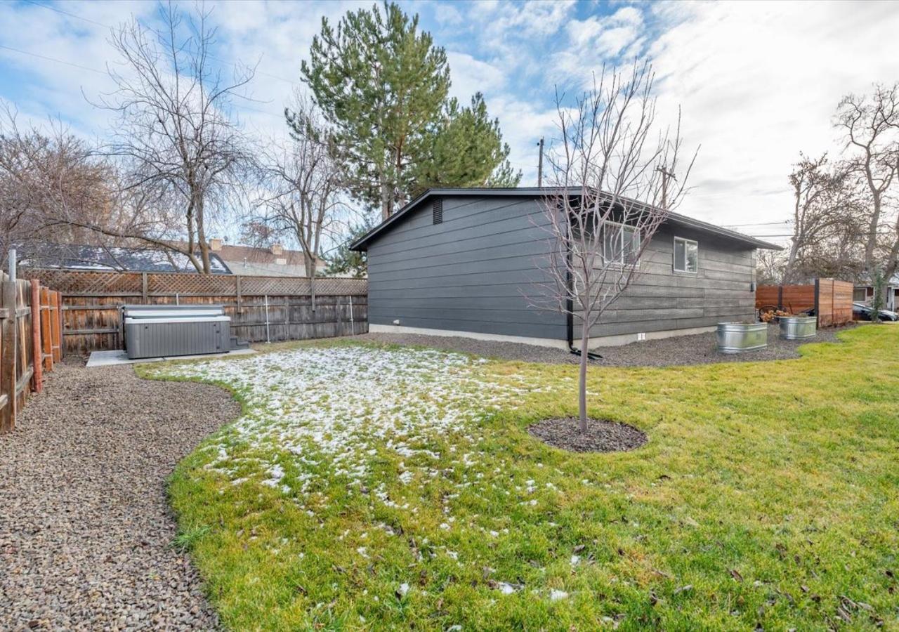 Mid Century Modern Boise-River Bungalow W/ Hot Tub Екстер'єр фото